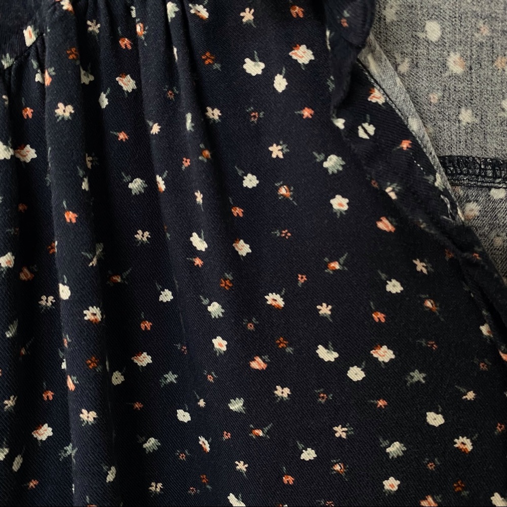 Universal Thread Floral ButtonUp - Picture 4 of 4